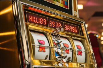 win large progressive jackpots